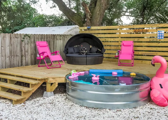 Family House Cowboy Pool Hot Tub Yard Games * Pensacola