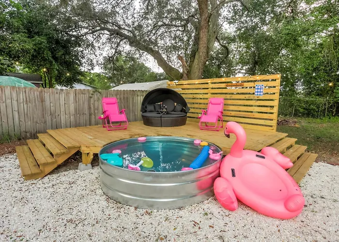 Holiday home Family House Cowboy Pool Hot Tub Yard Games